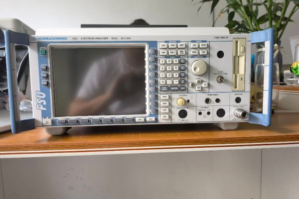 R&S FSU26lVx